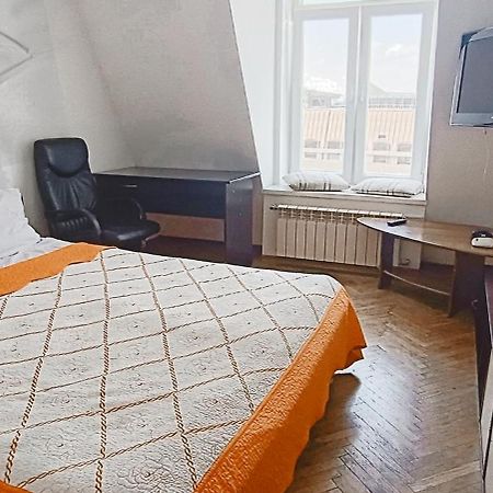 Апартаменти В Центрі На Галицький Для Чотирьох 利沃夫 外观 照片
